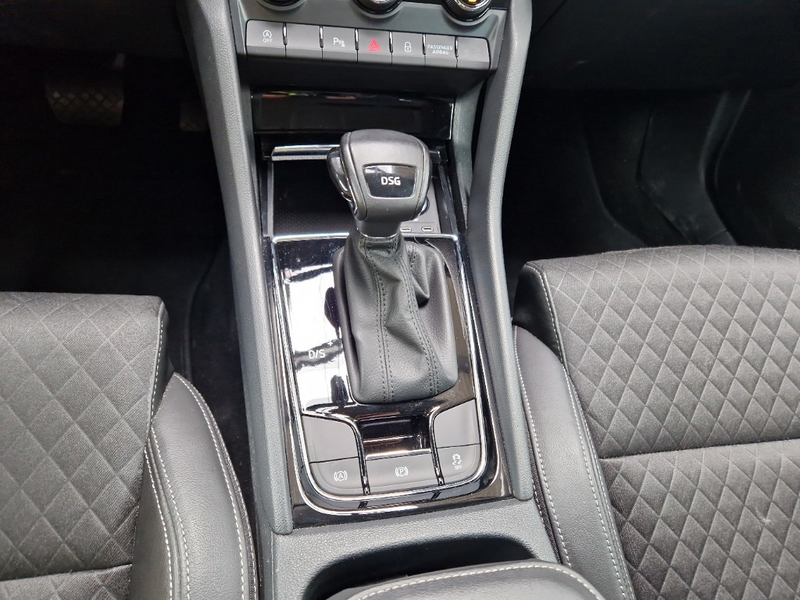 Skoda Karoq 1.5 TSI ACT Sportline Business — photo 10