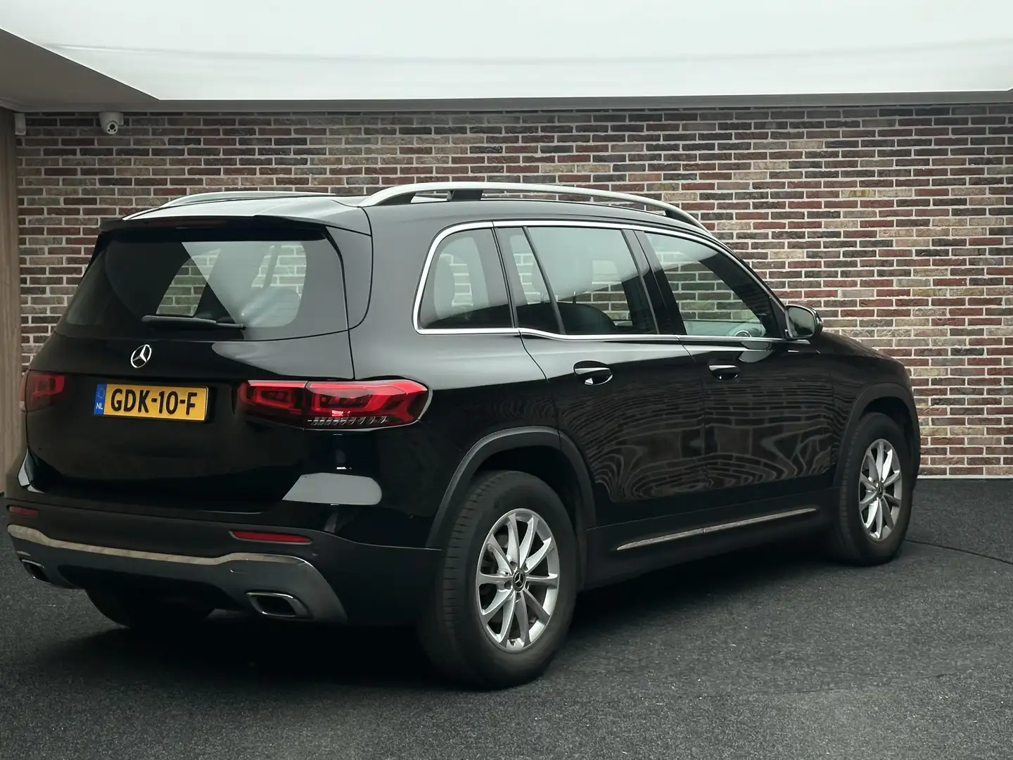 Mercedes-Benz GLB 180 AMG Dealer Onderhouden Virtual Sfeer Noir - 2