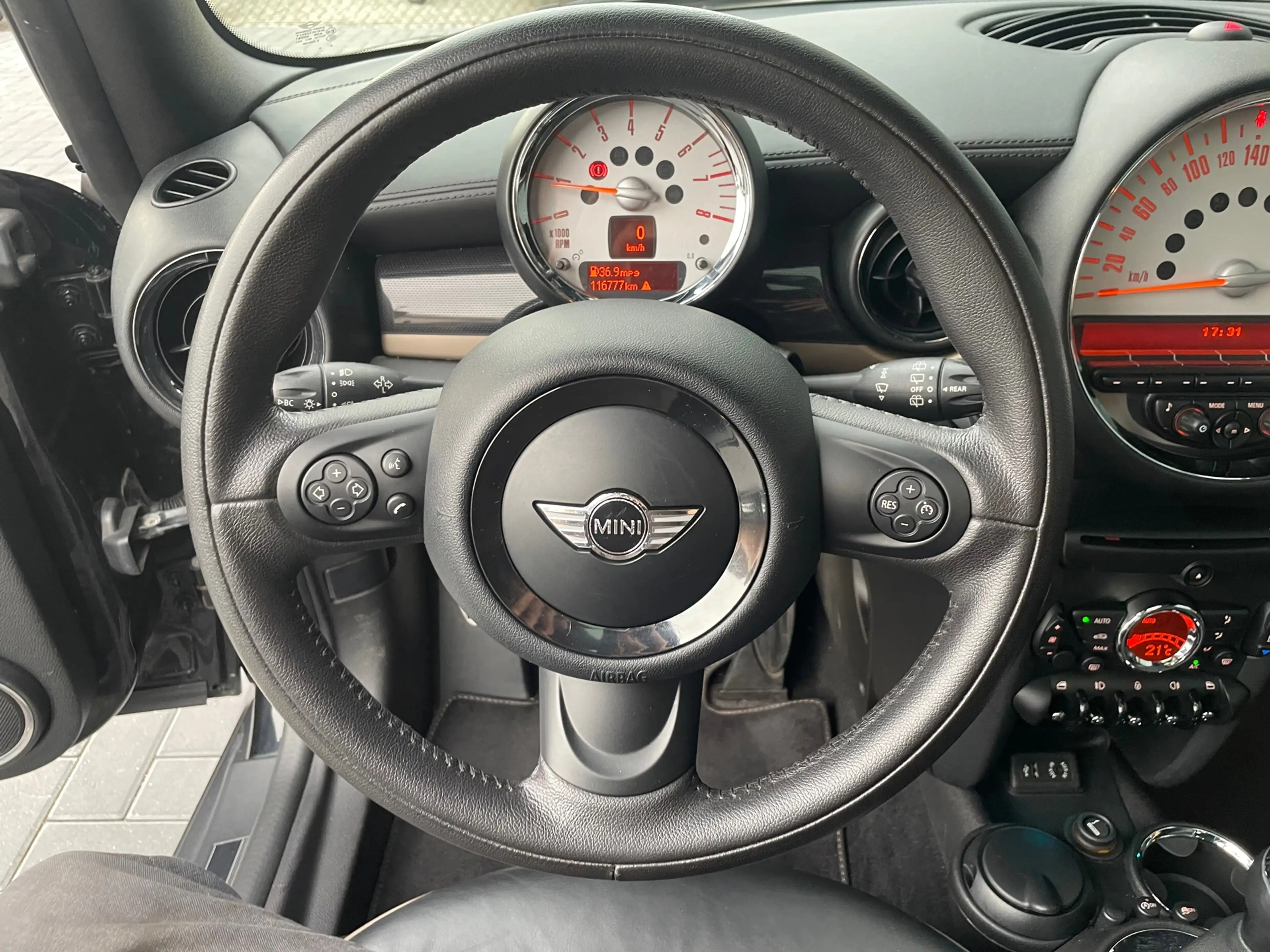 MINI Cooper S Clubman 1.6 Chili bond street pano — photo 18