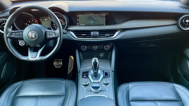 Alfa Romeo Stelvio view 10