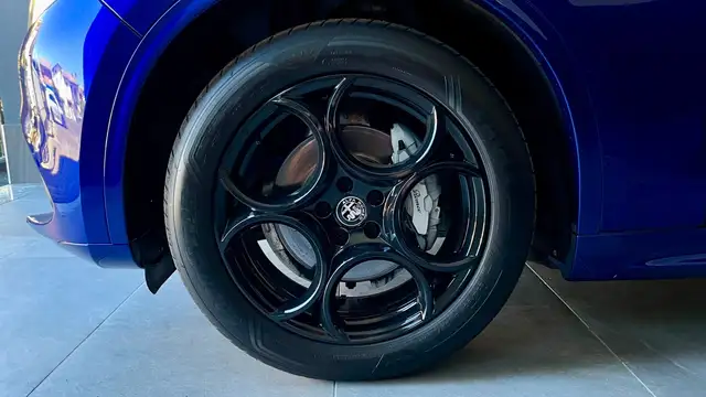 Alfa Romeo Stelvio view 6