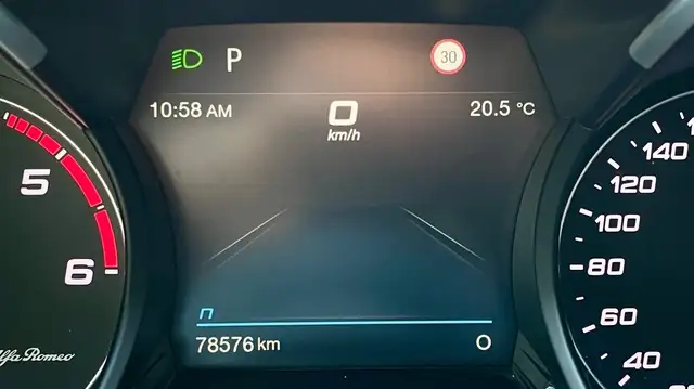 Alfa Romeo Stelvio view 15