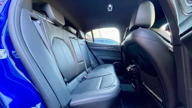 Alfa Romeo Stelvio view 14