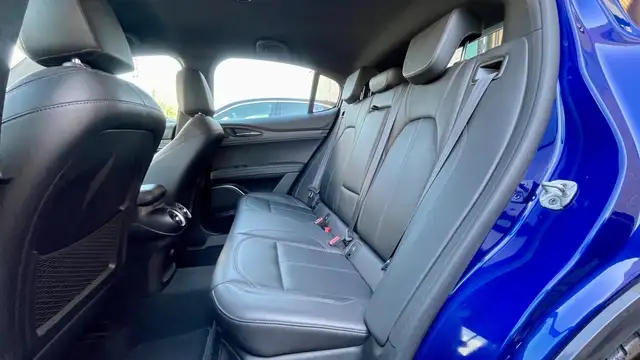 Alfa Romeo Stelvio view 12