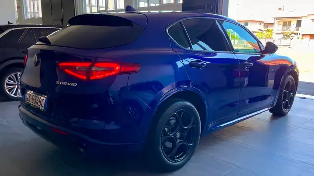 Alfa Romeo Stelvio view 9