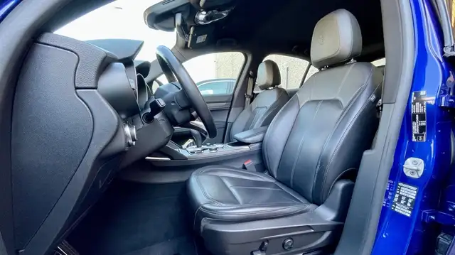 Alfa Romeo Stelvio view 11