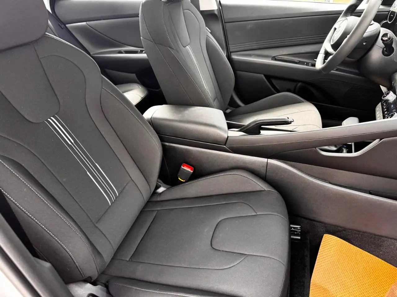 Hyundai ELANTRA снимка Hyundai ELANTRA