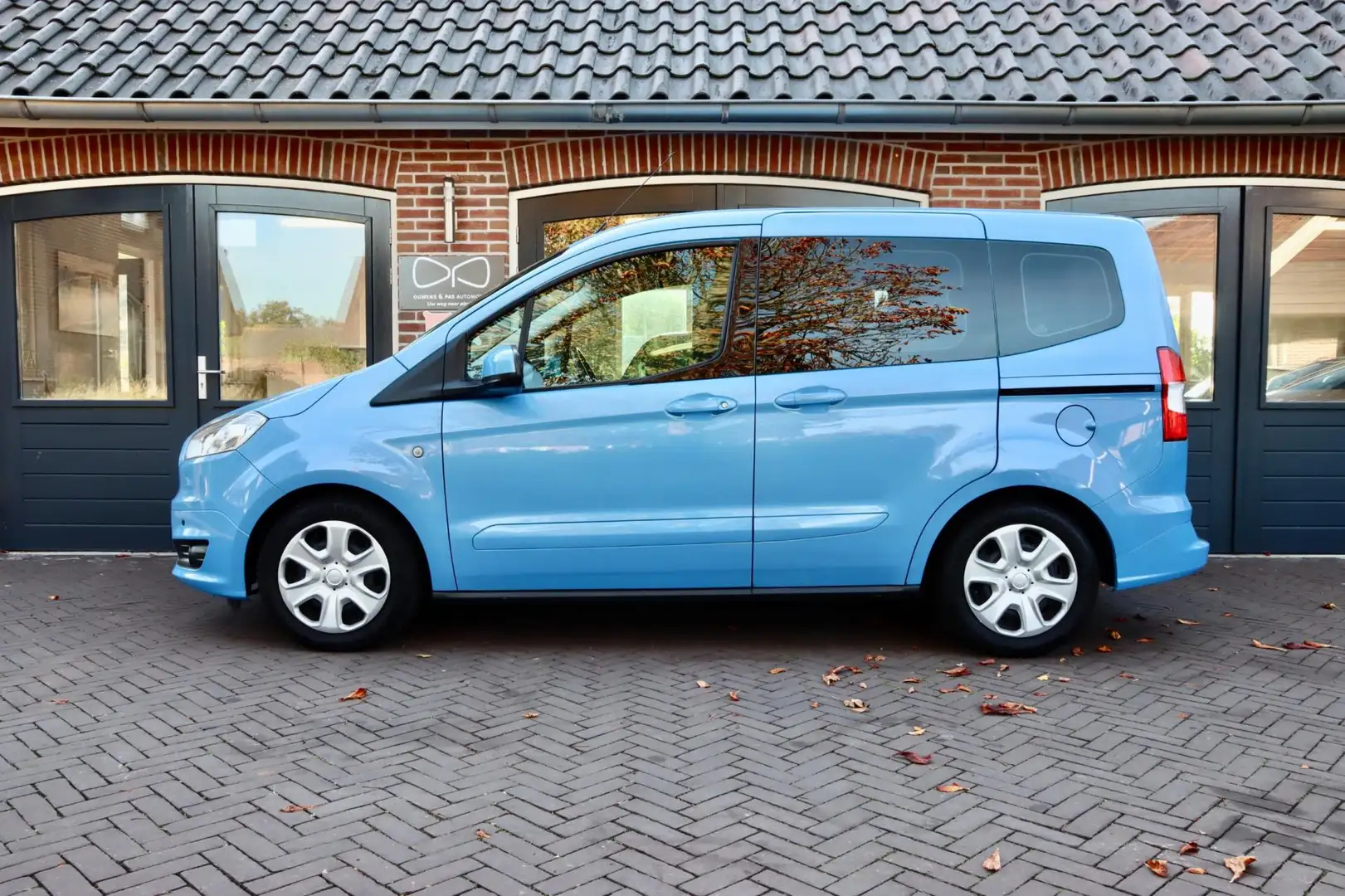 Ford Tourneo Courier 1.0 Titanium | AIRCO | NIEUWE DISTRIBUTIE | CRUISE Blauw - 2