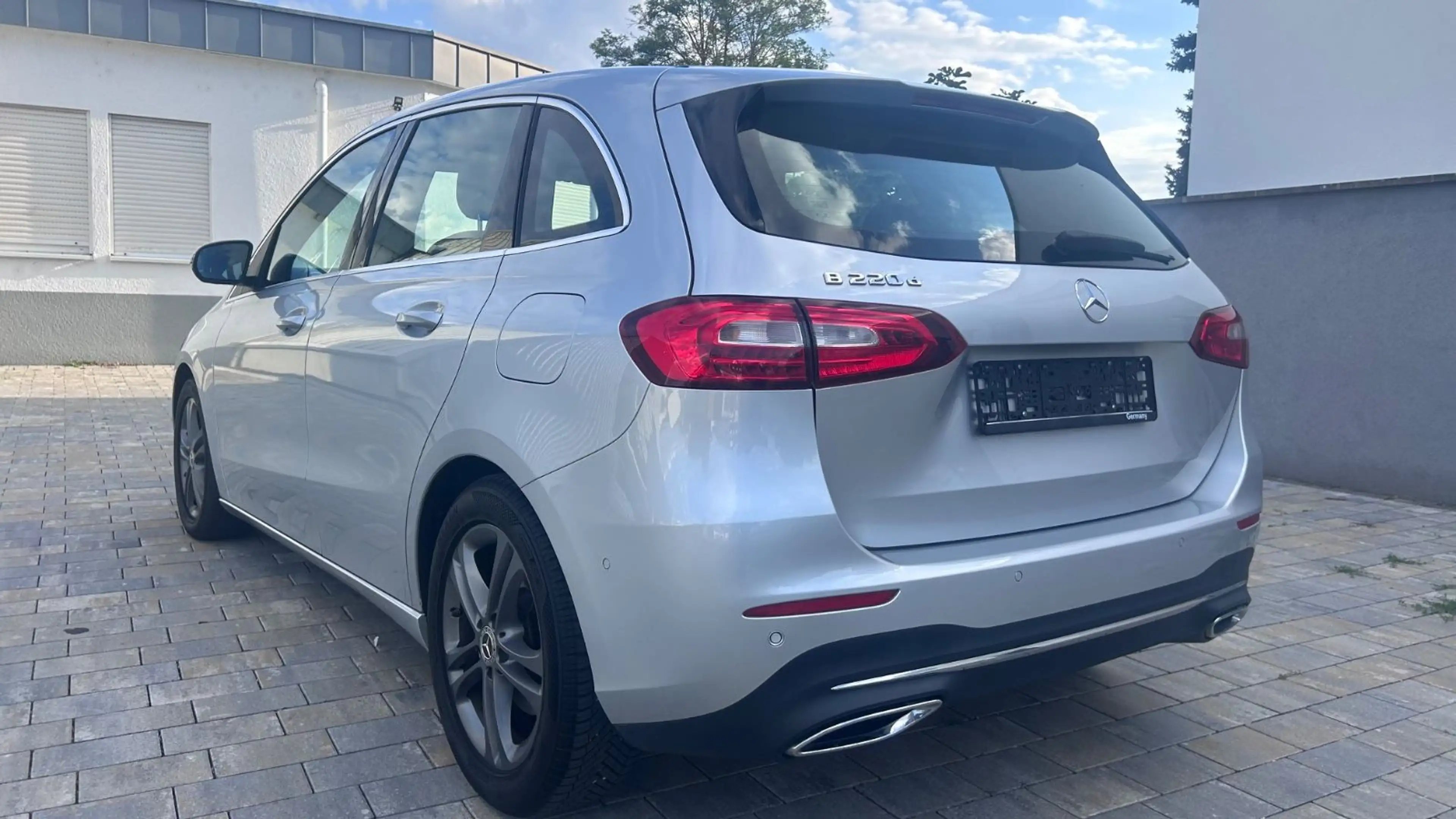 Mercedes-Benz B 220 B B 220 d — photo 4