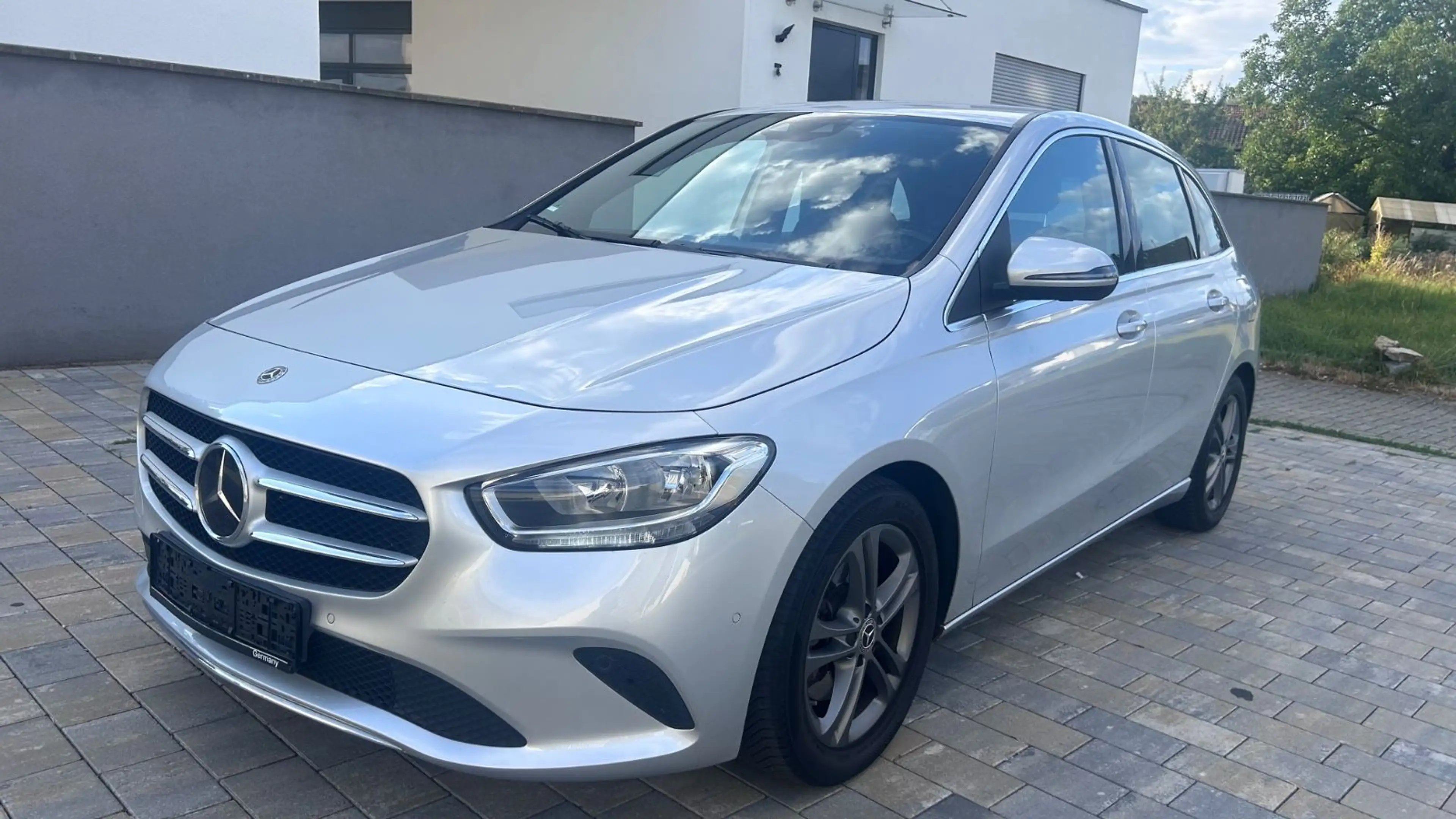 Mercedes-Benz B 220 B B 220 d
