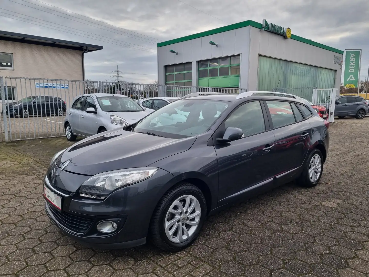 Renault Megane Grandtour 1.6 16V Paris"Navi"Allwetter"AHK... Schwarz - 1