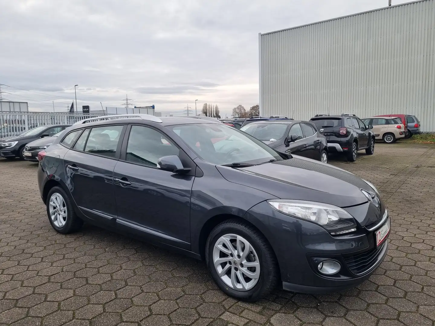 Renault Megane Grandtour 1.6 16V Paris"Navi"Allwetter"AHK... Schwarz - 2