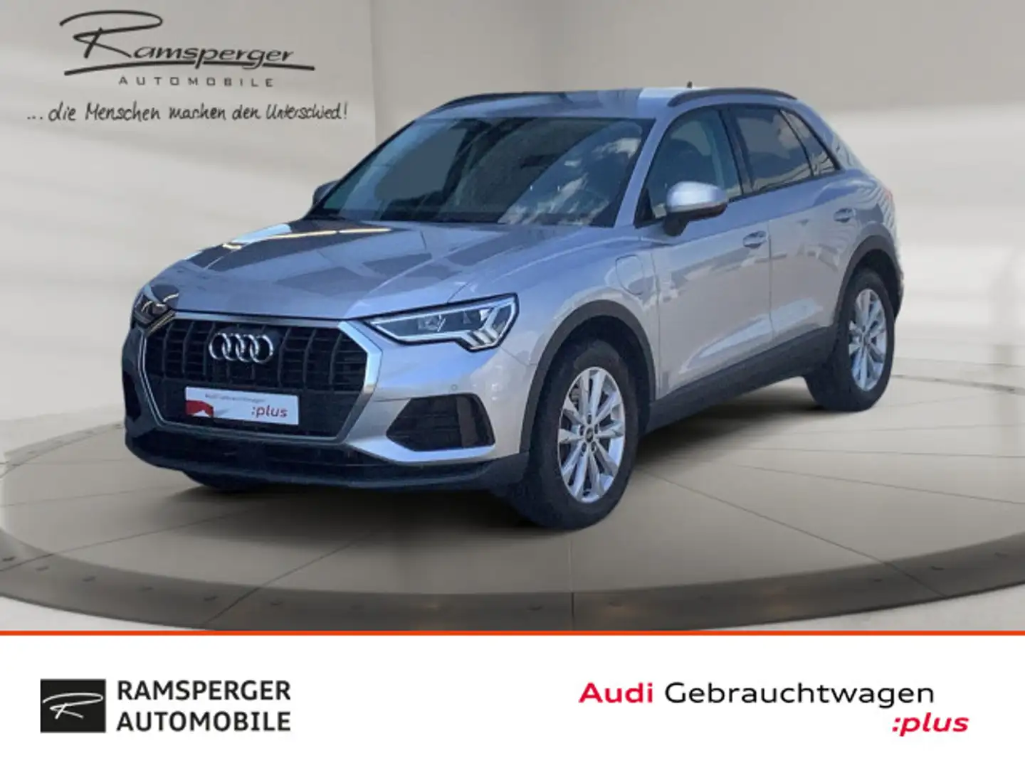 Audi Q3 45 TFSI e  S tronic LED Navi AHK EPH + Plateado - 1