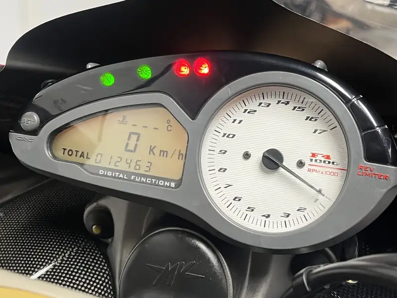 MV Agusta F4 1000 - foto 2