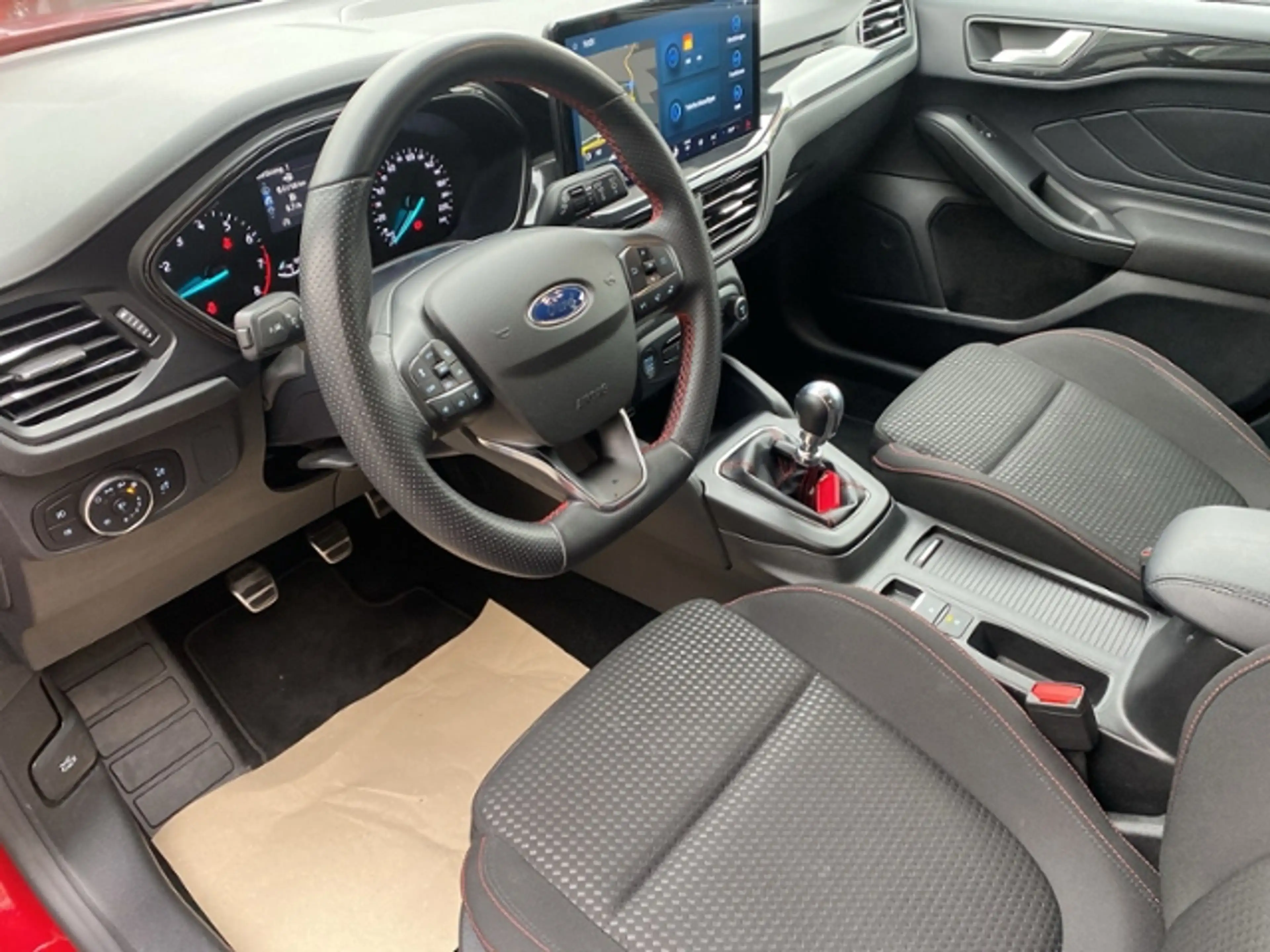 Ford Focus Turnier ST-Line Klima LED Navi Alu — photo 11