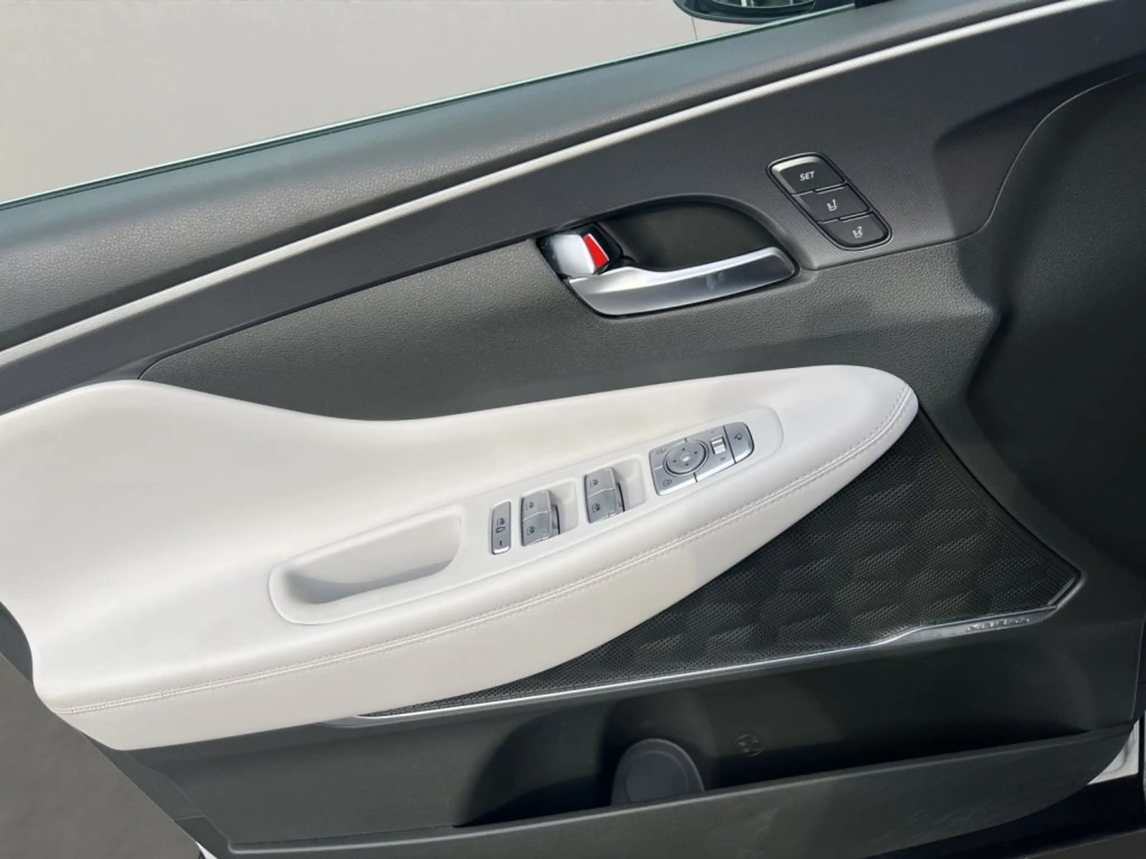 Hyundai SANTA FE 2.2 CRDi 4WD 6-Sitzer Signature — photo 9