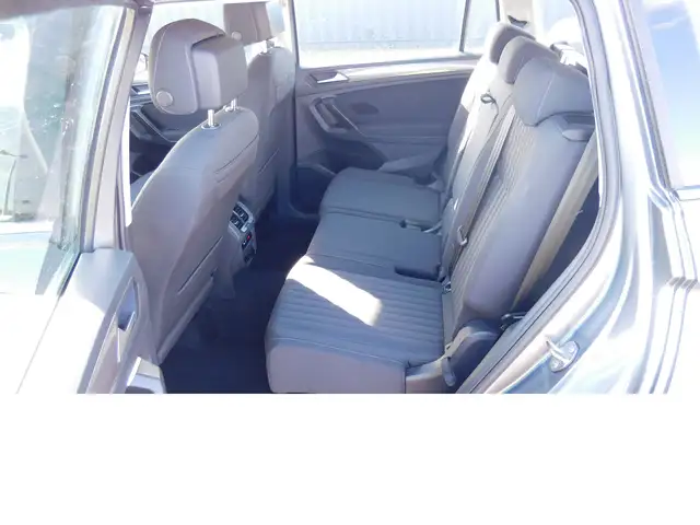 Volkswagen Tiguan Allspace view 16
