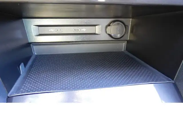 Volkswagen Tiguan Allspace view 19