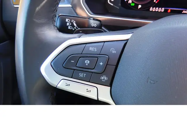 Volkswagen Tiguan Allspace view 18