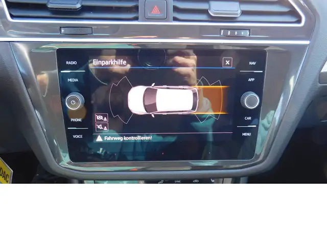 Volkswagen Tiguan Allspace view 5