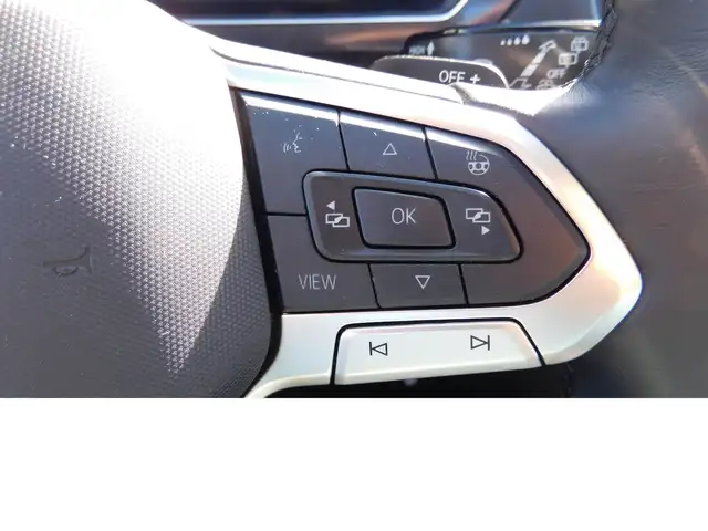 Volkswagen Tiguan Allspace view 21