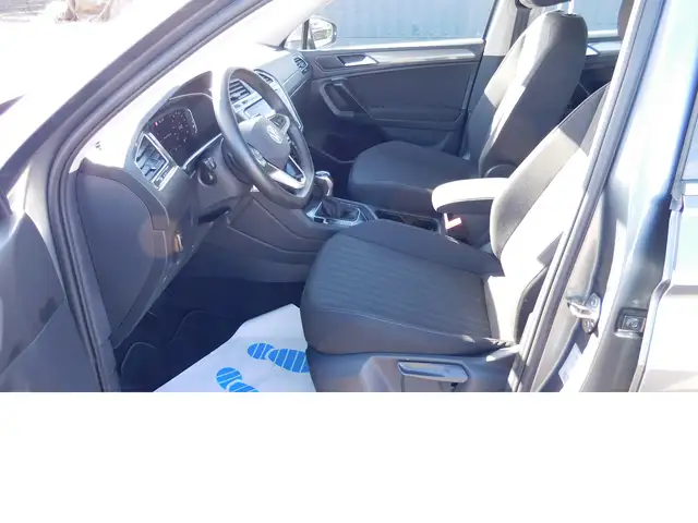 Volkswagen Tiguan Allspace view 10