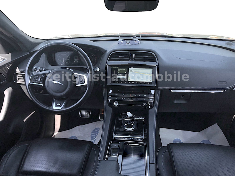 Jaguar F-Pace F-PACE 3.0d*R-SPORT*PAN-D*TÜV & SERVICE NEU* — photo 10