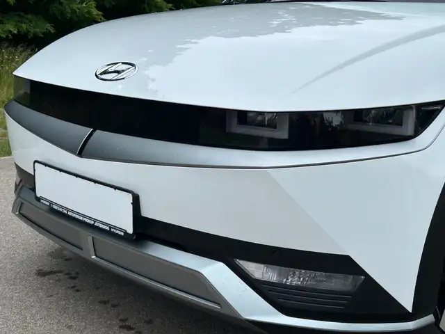 Hyundai Ioniq 5 view 9