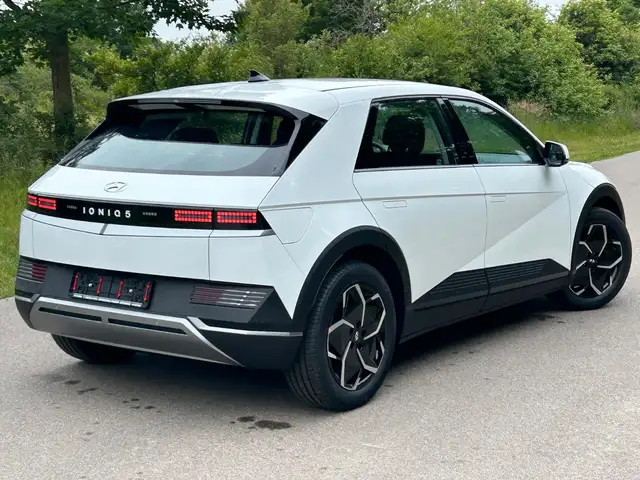 Hyundai Ioniq 5 view 7