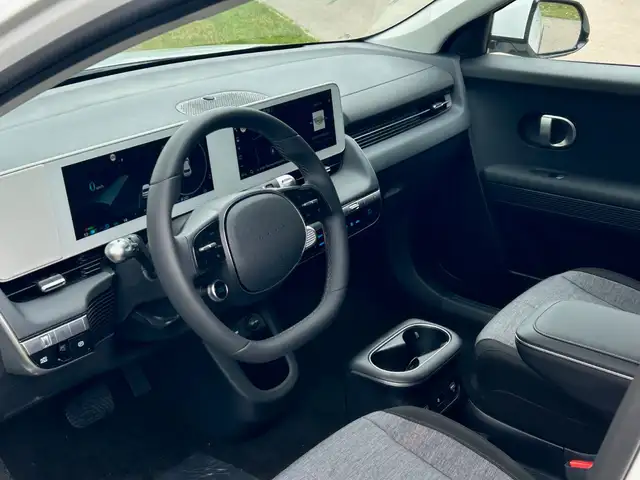 Hyundai Ioniq 5 view 11