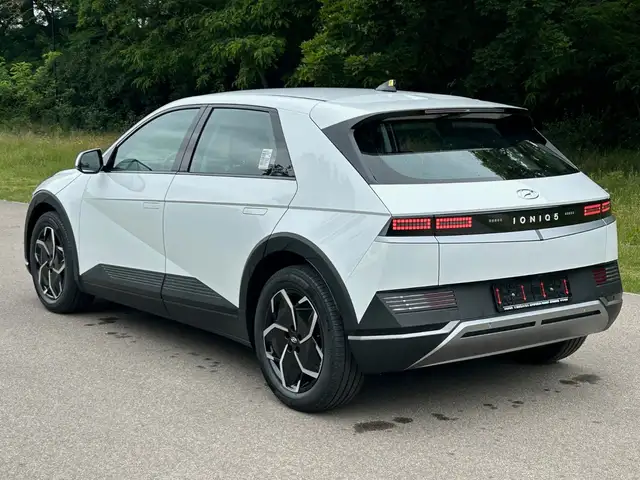 Hyundai Ioniq 5 view 5