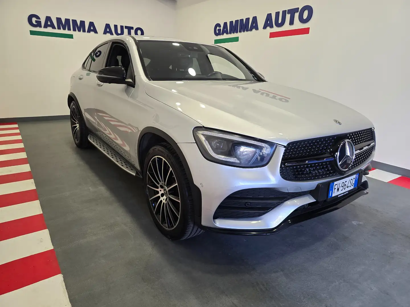 Mercedes-Benz GLC 220 d COUPE' 4MATIC PREMIUM PLUS TETTO PEDANE LED Argento - 2