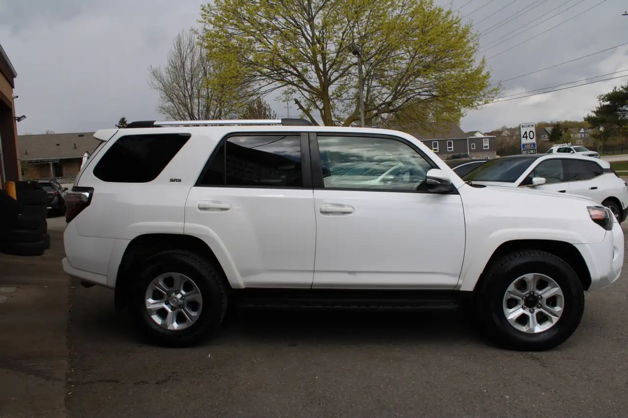 Toyota 4-Runner снимка Toyota 4-Runner