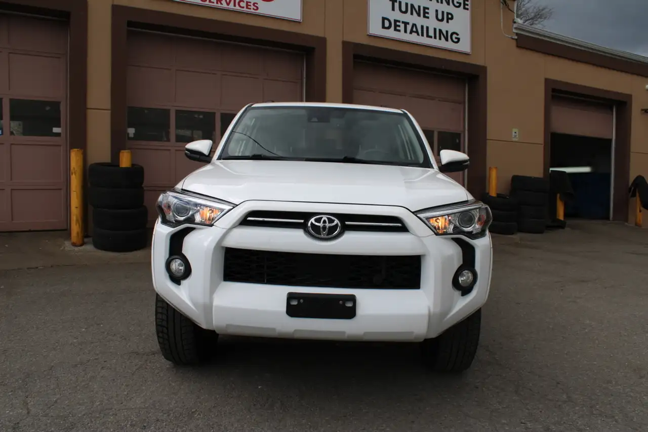 Toyota 4-Runner снимка Toyota 4-Runner
