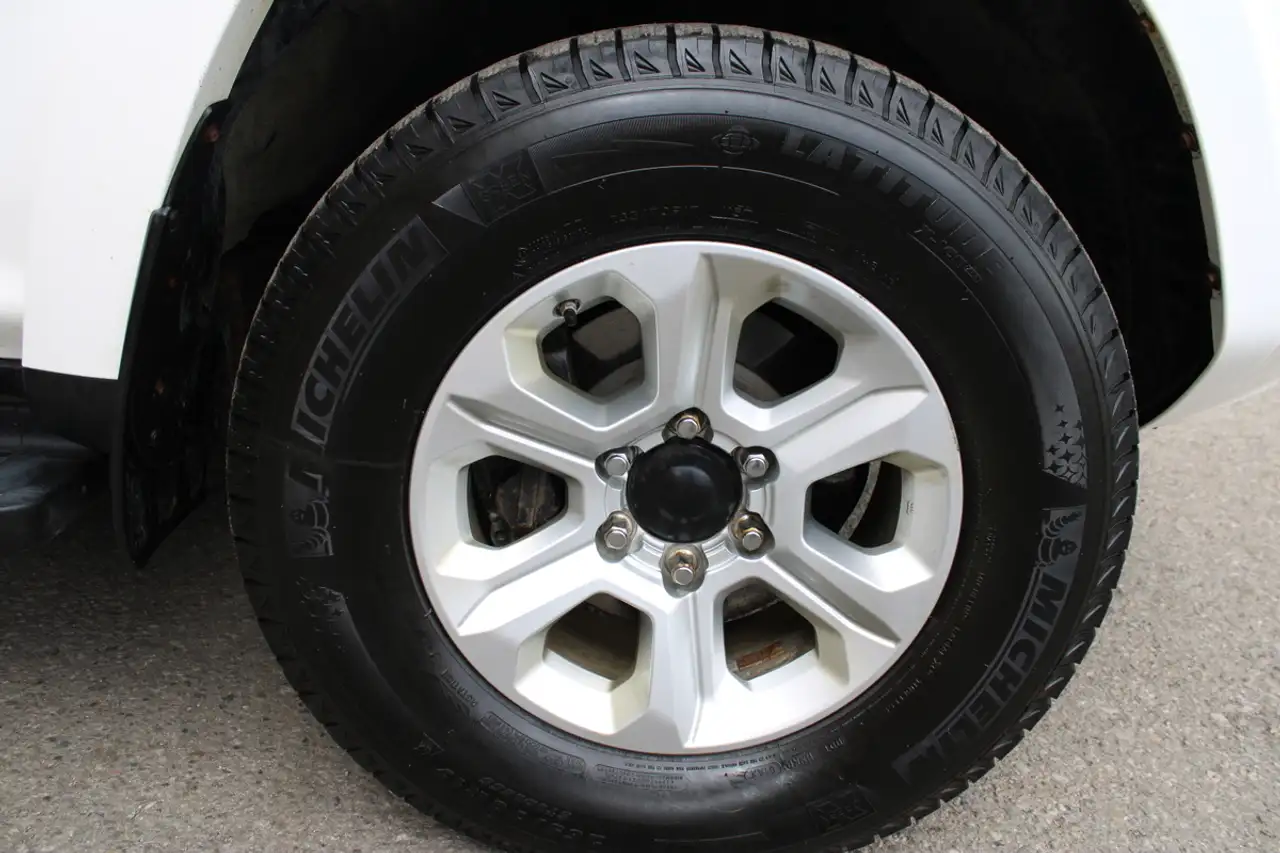 Toyota 4-Runner снимка Toyota 4-Runner