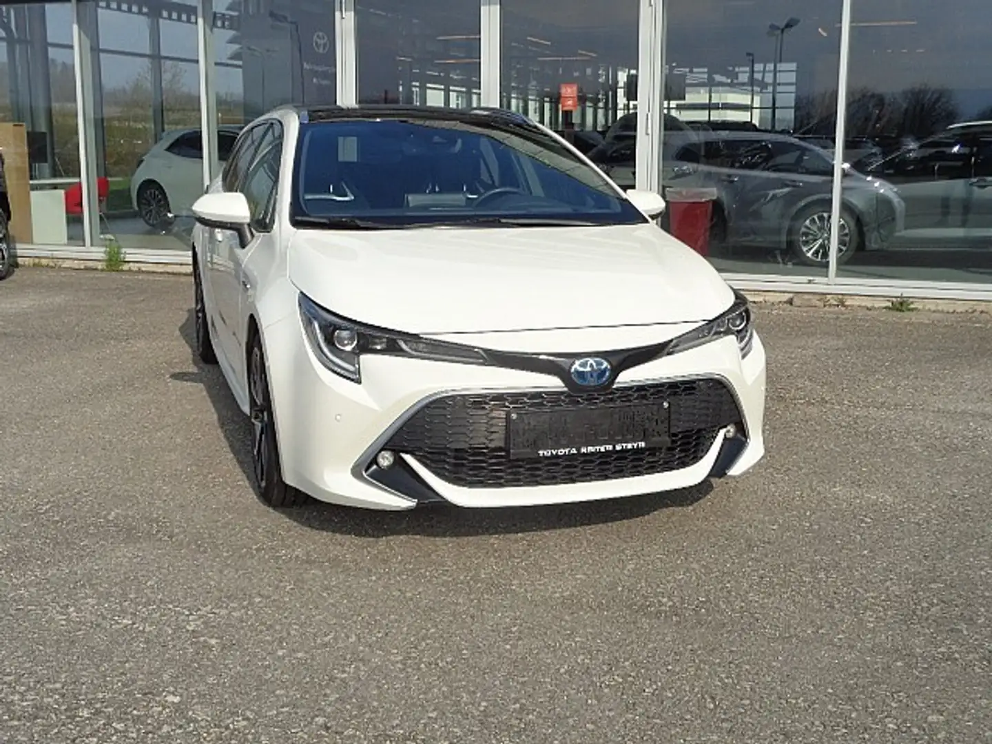 Toyota Corolla TS 2,0 Premium Sport Hybrid Weiß - 2