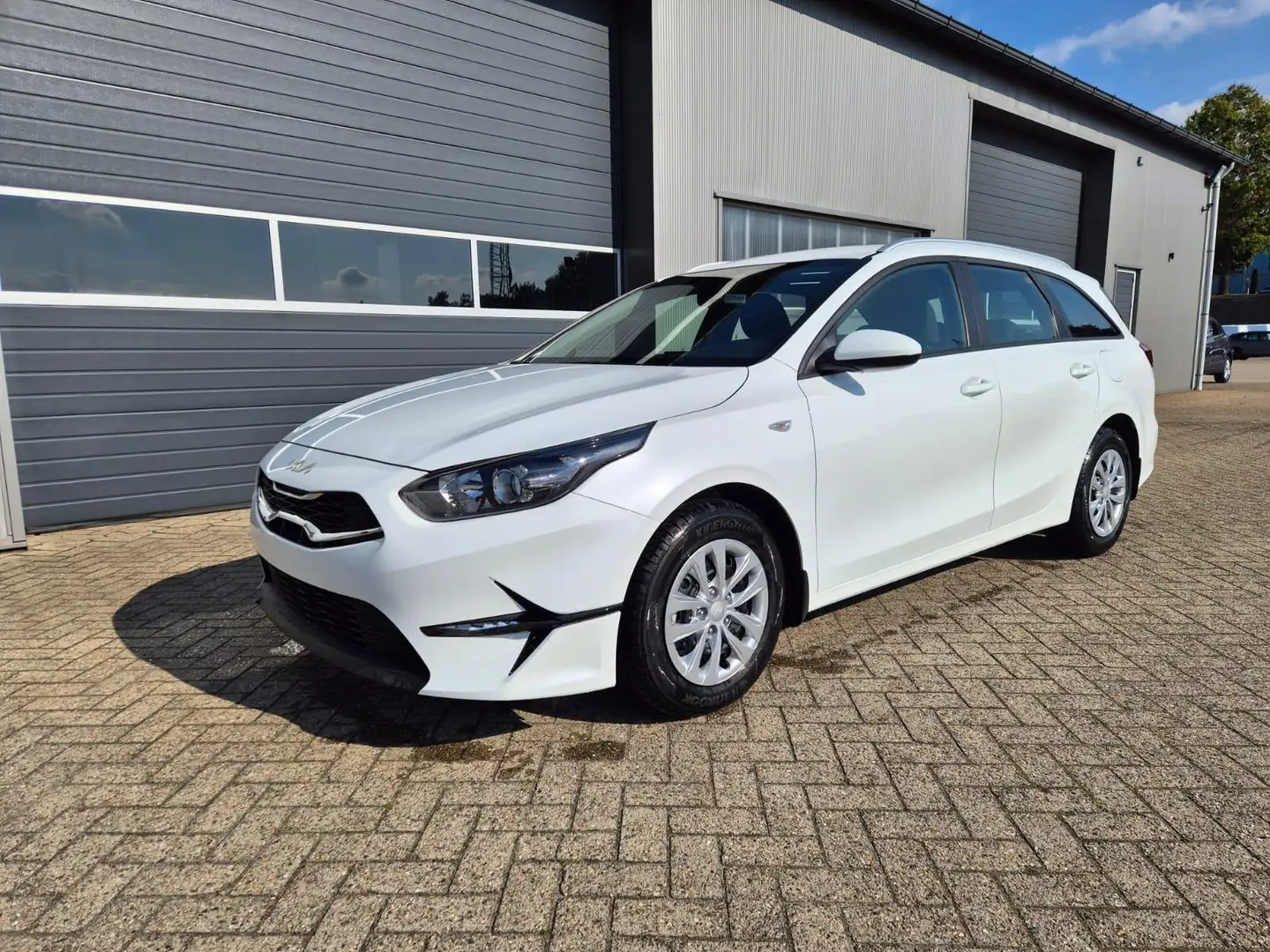 Kia Ceed SW / cee'd SW Sportswagon Vision 1.5 T-GDi 140PS Automatik K... Weiß - 1