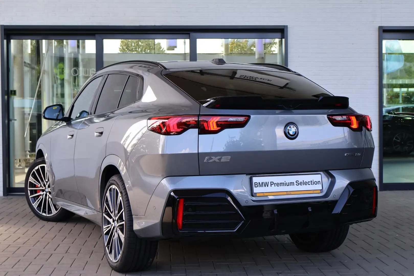 BMW iX2 eDrive20 67 kWh M Sport Edition Gris - 2