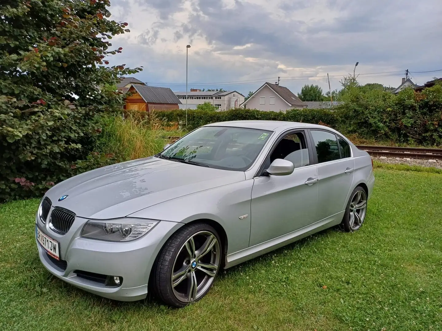 BMW 325 325i Aut. Grau - 1