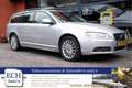 Volvo V70 2.5T 200 pk Momentum, Leer, Navi, Trekhaak Zilver - thumbnail 1