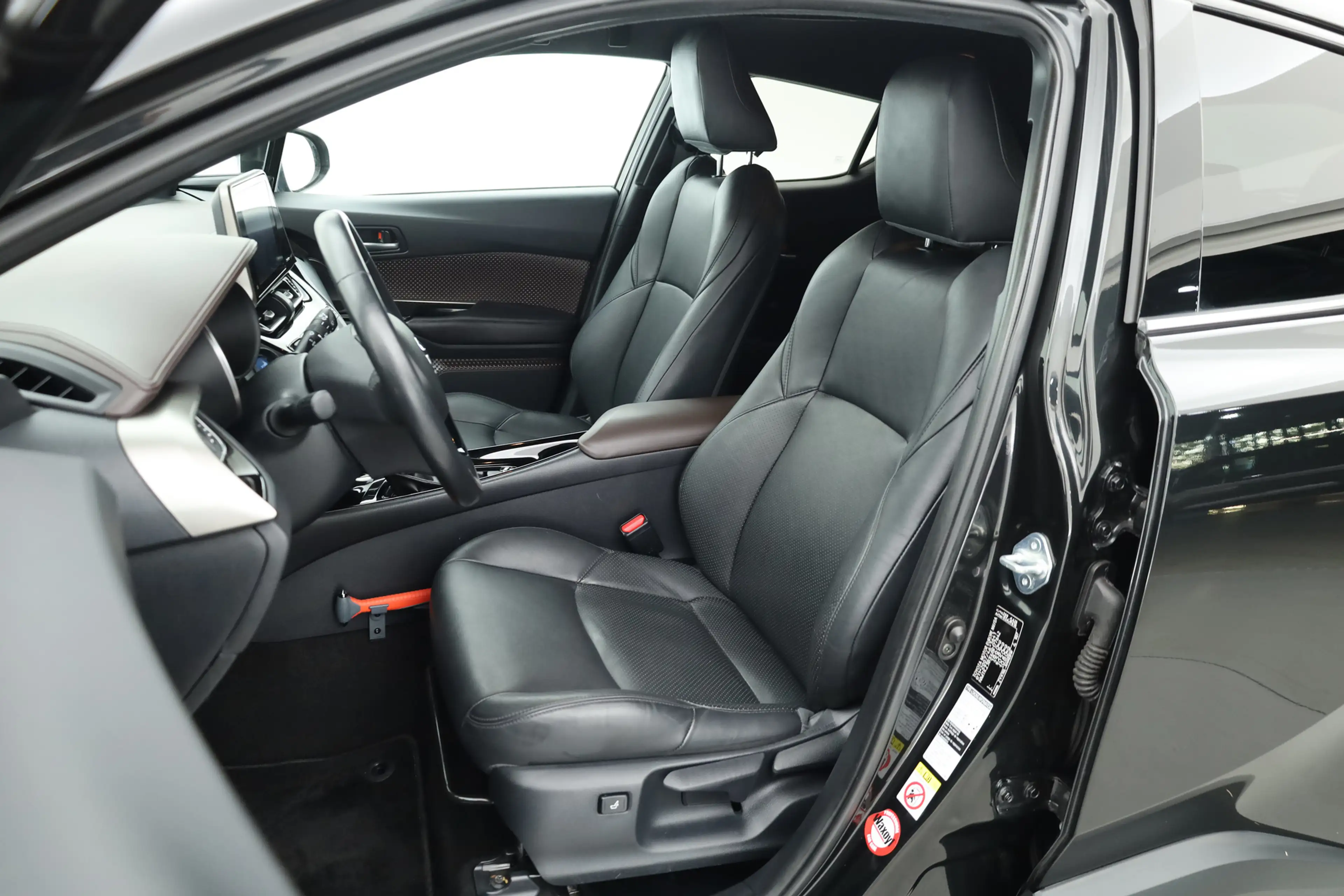 Toyota C-HR 1.8 Hybrid Executive | Rijklaar! | Afn. Trekhaak | — photo 3