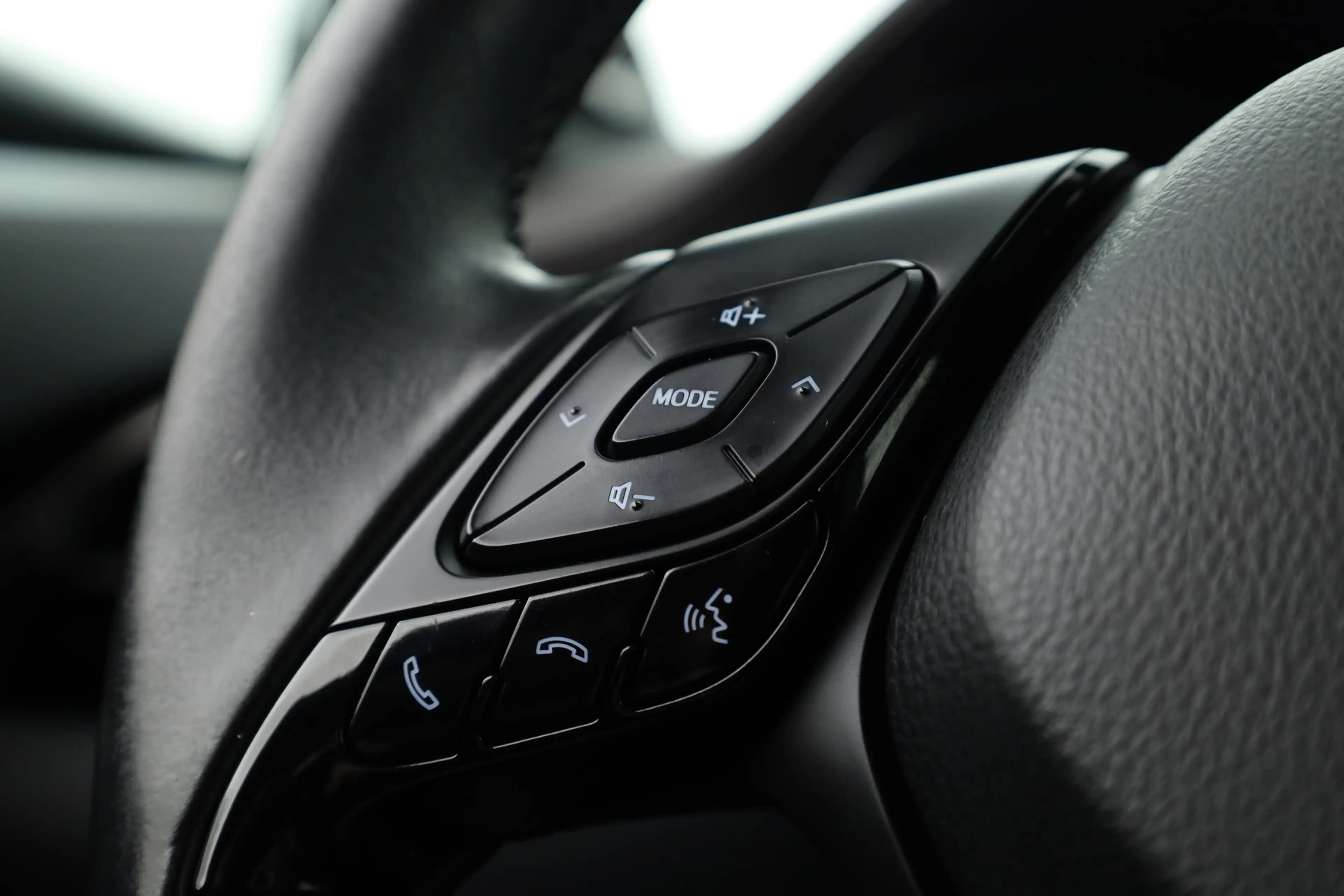 Toyota C-HR 1.8 Hybrid Executive | Rijklaar! | Afn. Trekhaak | — photo 11