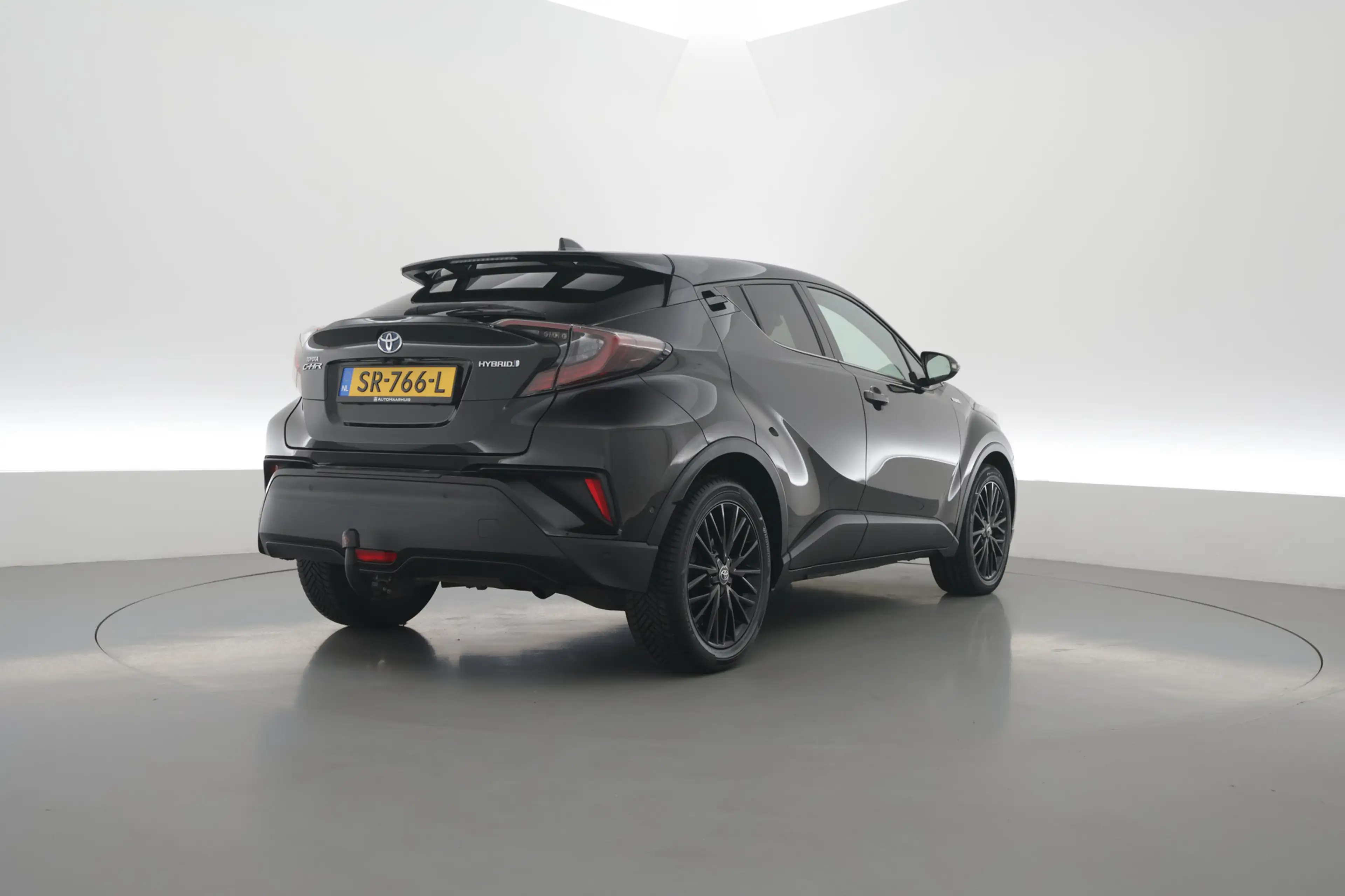 Toyota C-HR 1.8 Hybrid Executive | Rijklaar! | Afn. Trekhaak | — photo 2