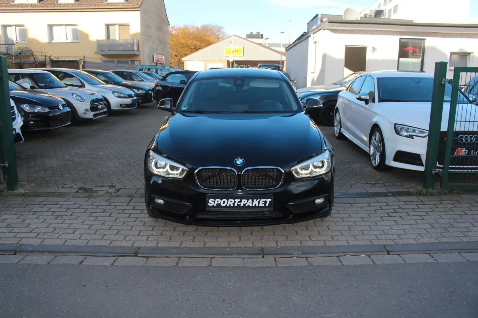 BMW 120 i Sport-Paket/LED/Navi/Tempomat/Leder/Pdc Schwarz - 1