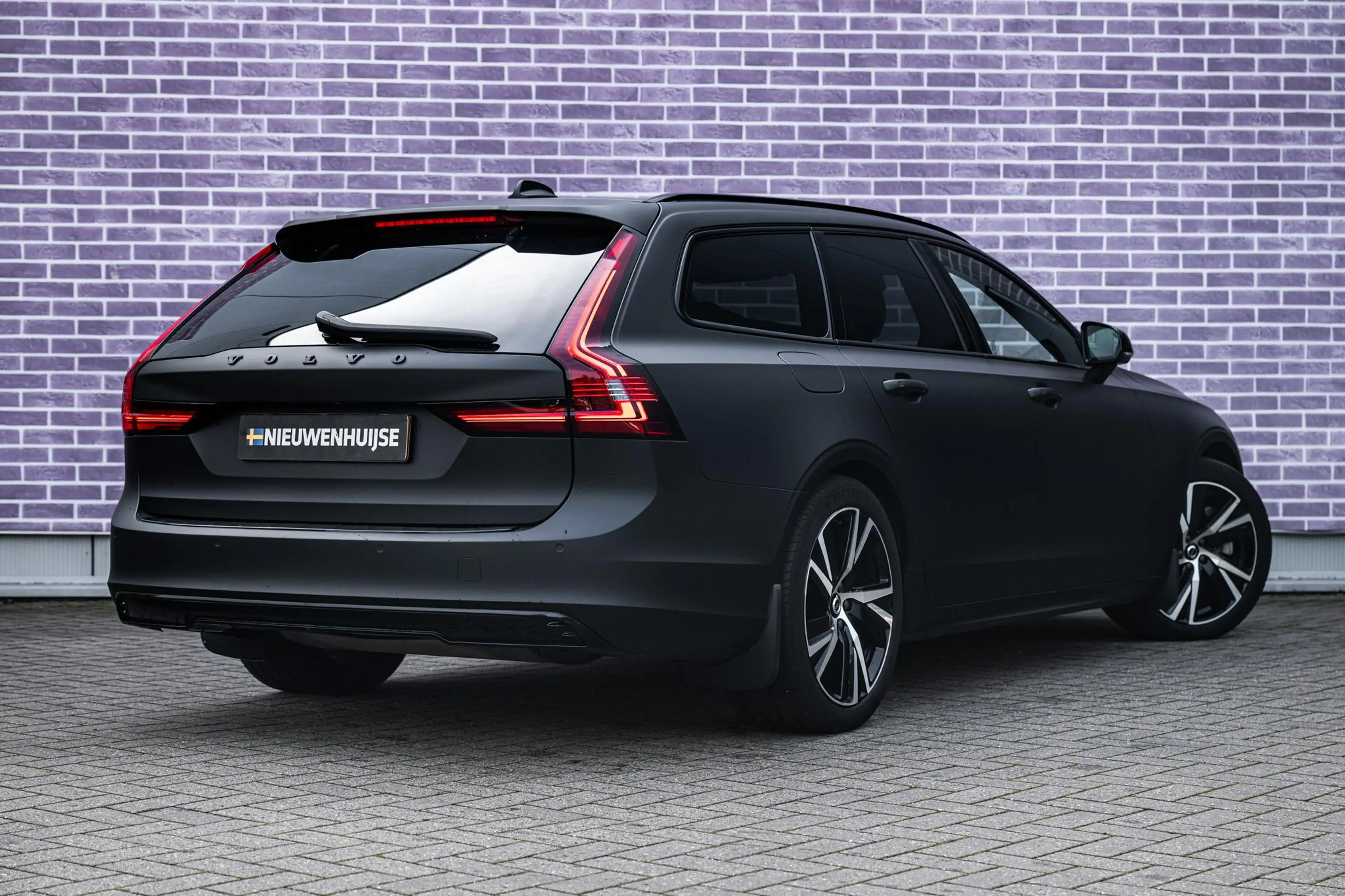 Volvo V90 2.0 T6 Plug-in hybrid AWD Plus Dark | Adaptieve Cr — photo 3