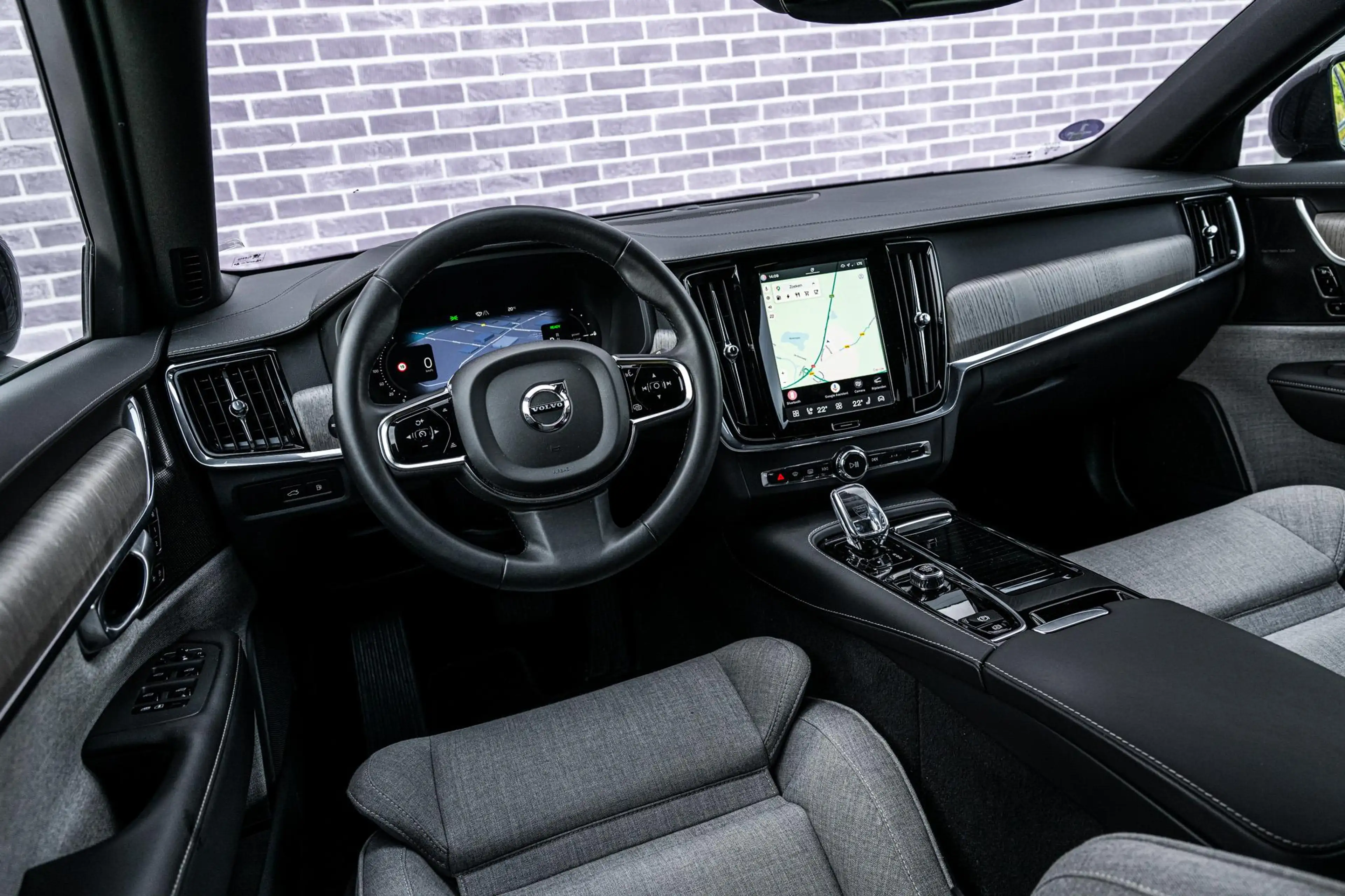 Volvo V90 2.0 T6 Plug-in hybrid AWD Plus Dark | Adaptieve Cr — photo 13