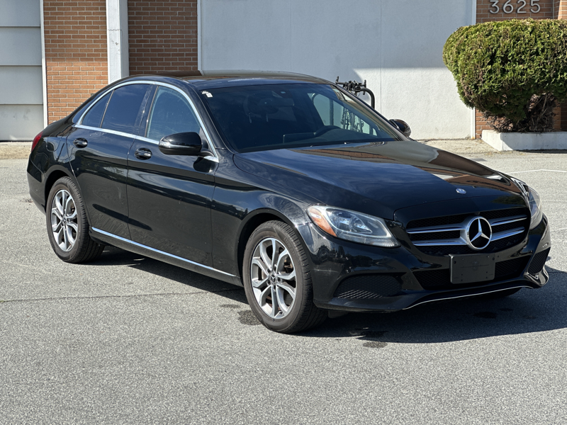 2017 Mercedes-Benz C-Class C300 4MATIC Sedan — снимка 1