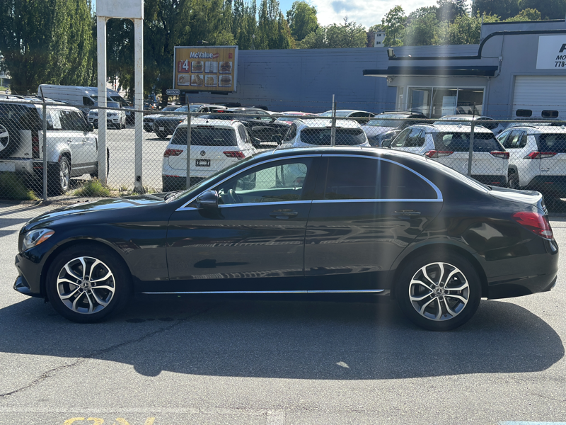 2017 Mercedes-Benz C-Class C300 4MATIC Sedan — снимка 1