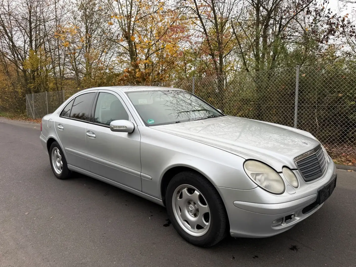 Mercedes-Benz E 280 E Limousine E 280 CDI Silber - 2