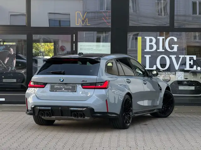 BMW M3 view 2